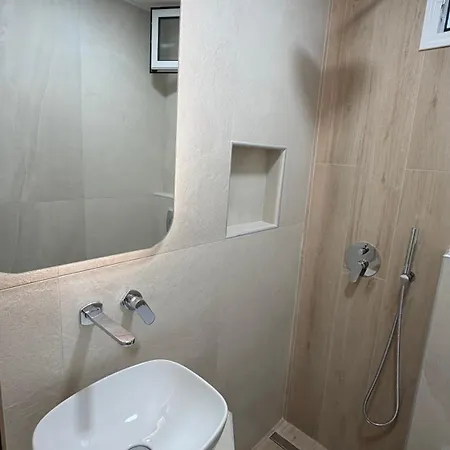 Apartmanhotel Kostas Szárti
