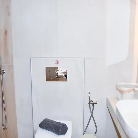 Aparthotel Kostas 3*
