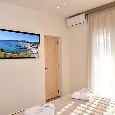 Kostas Aparthotel 3*