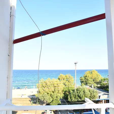 Kostas Aparthotel 3*