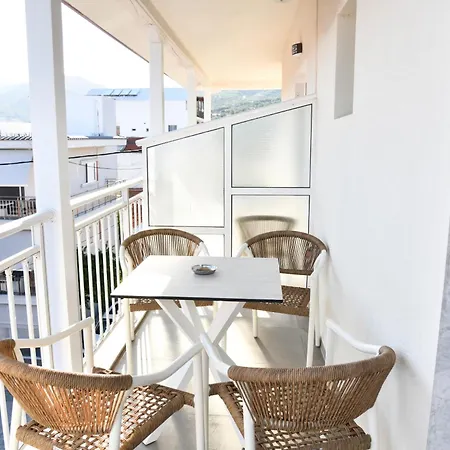 Apartmanhotel Kostas Szárti