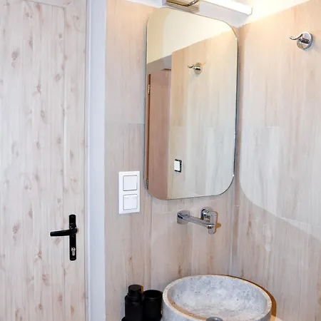 Aparthotel Kostas 3*